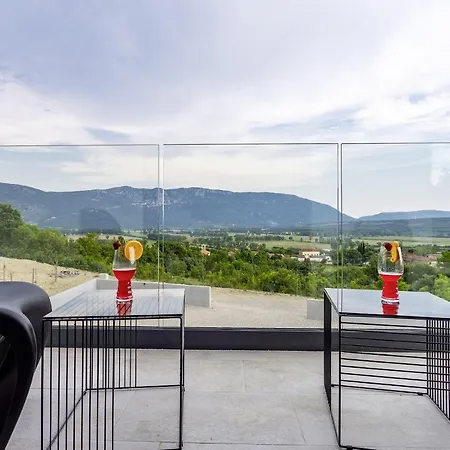 Mit Privatpool, Dart, Ping-pong, Outdoorkuche Vikendica